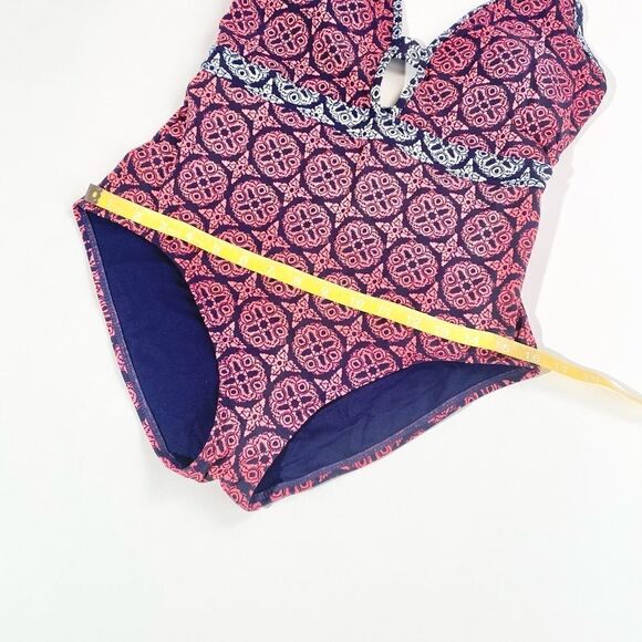 Tommy Bahama pattern lacy medallions one piece - Picture 10 of 13